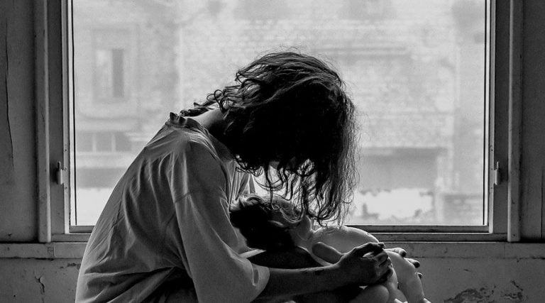 Psicóloga advierte del sufrimiento de mujeres y hombres tras el aborto