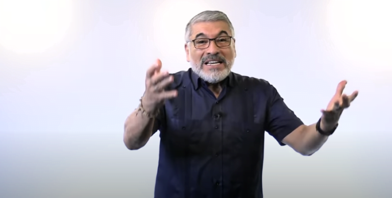 Una Nueva Batalla- Salvador Gómez