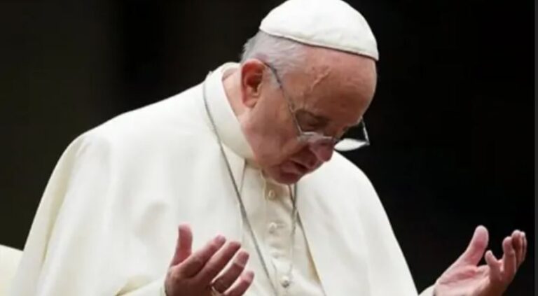 El papa envía una ayuda inicial de 200.000 euros a Haití