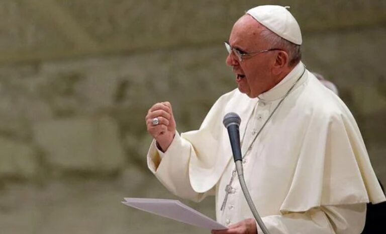 El papa lamenta que en algunas comunidades religiosas se viva «un infierno» por luchas de poder